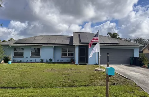 443 SE Langfield Ave, Port Saint Lucie, FL 34984