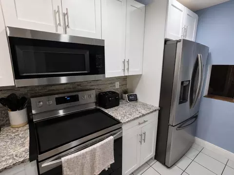 7900 SW 7th Pl, North Lauderdale, FL 33068 photo 4