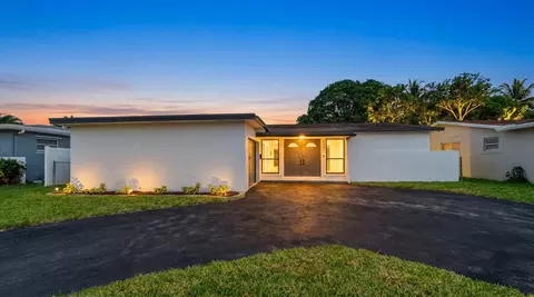 9351 NW 20th Pl, Sunrise, FL 33322
