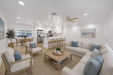2106 Alfred Dr, Boynton Beach, FL 33426