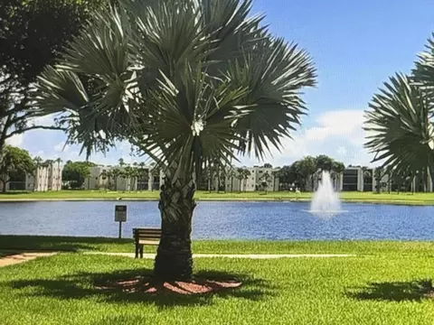 5220 Las Verdes Cir, Delray Beach, FL 33484