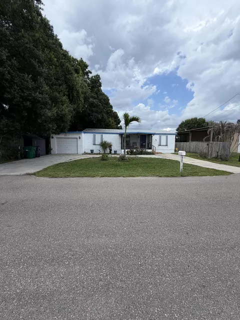 4207 SE 27th St, Okeechobee, FL 34974