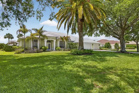 2632 SW River Shore Dr, Port Saint Lucie, FL 34984