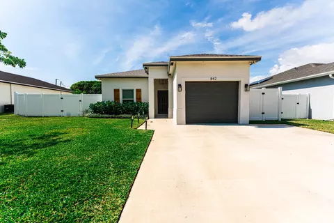 842 NW 9th Ave, Boynton Beach, FL 33426
