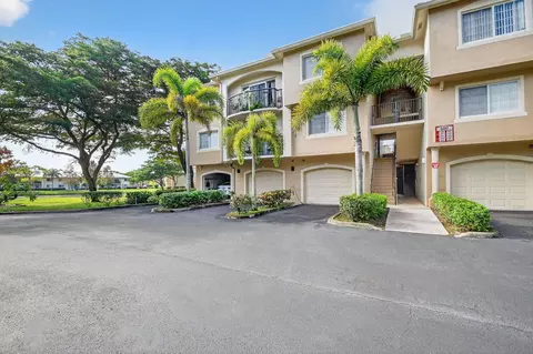 600 Crestwood Ct N #607, Royal Palm Beach, FL 33411