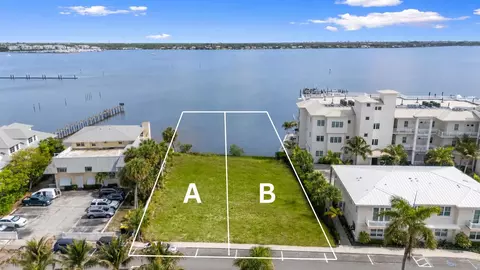39 SE Seminole St, Stuart, FL 34994 photo 2