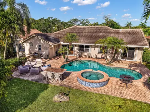 3171 Overlook Rd, Davie, FL 33328