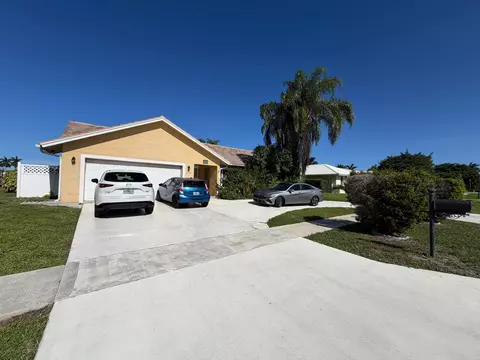 2554 SW 23rd Cranbrook Dr, Boynton Beach, FL 33436