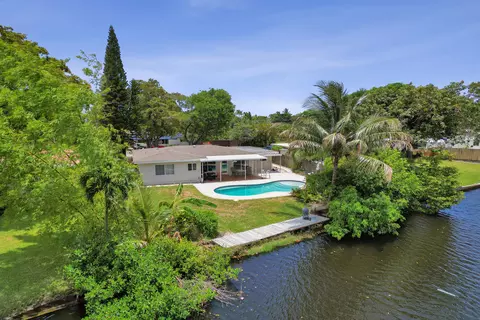 3560 Lloyd Dr, Oakland Park, FL 33309