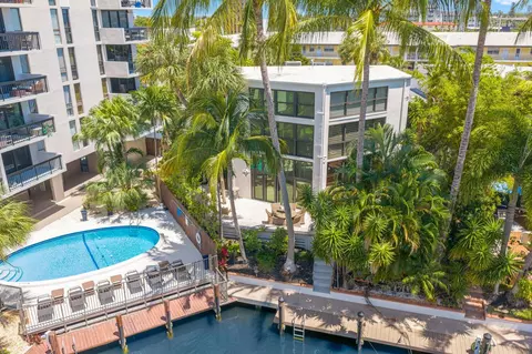 3010 NE 49th St #7, Fort Lauderdale, FL 33308