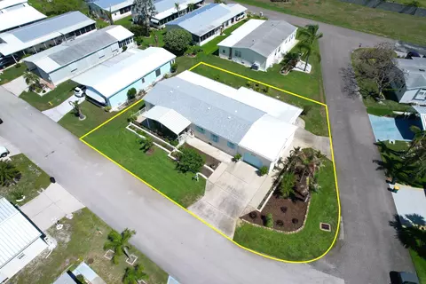 5390 Hammerstone Ct #M7, Micco, FL 32976