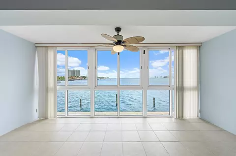 400 Wilma Cir #206, Riviera Beach, FL 33404