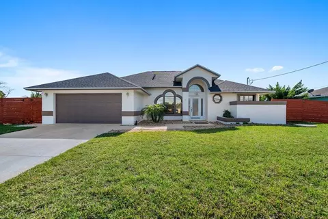 434 SW Jeanne Ave, Port Saint Lucie, FL 34953