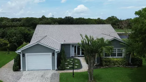 11 Holly Dr, Boynton Beach, FL 33436