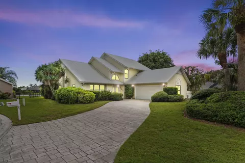 8964 SE Sunfish Pl, Hobe Sound, FL 33455