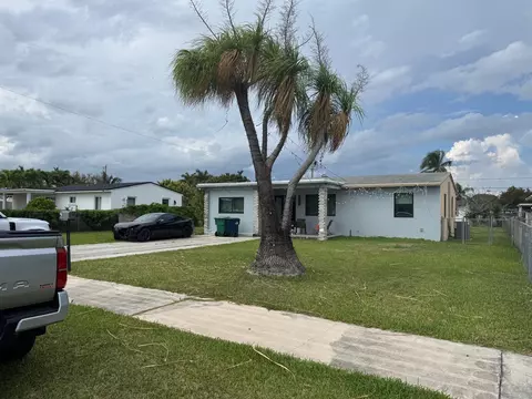 1561 NE 14th St, Homestead, FL 33033