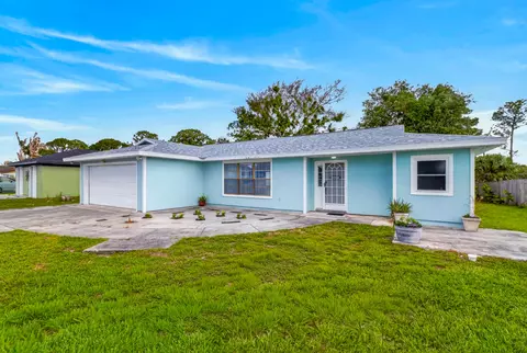 662 SEssex Dr, Port Saint Lucie, FL 34984