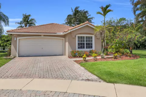 3400 Turtle Cv, Royal Palm Beach, FL 33411