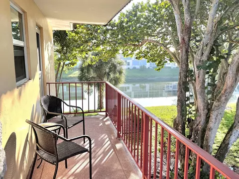 209 Oxford 100 #209, West Palm Beach, FL 33417