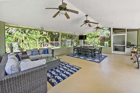 Exterior - 12369 157th St N, Jupiter, FL 33478 photo 6 of 8