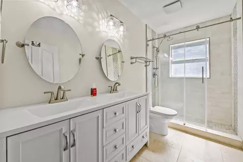 Bath - 12369 157th St N, Jupiter, FL 33478 photo 1 of 2