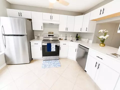 222 Foxtail Dr #E, Greenacres, FL 33415