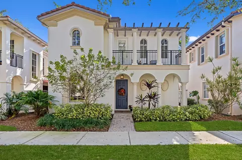 30 Stoney Dr, Palm Beach Gardens, FL 33410