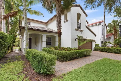 946 Mill Creek Dr, Palm Beach Gardens, FL 33410