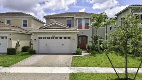 5572 Liberty Ln, The Acreage, FL 33470