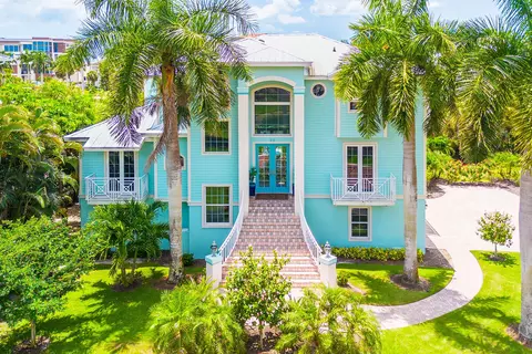 98 Southport Cv, Bonita Springs, FL 34134
