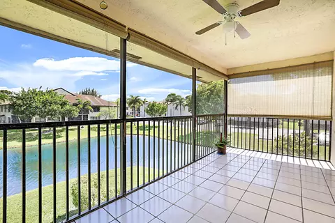 3283 Jog Park Dr, Greenacres, FL 33467