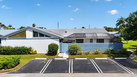 1604 Timberlane Cir, Greenacres, FL 33463