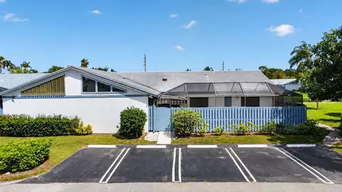 1604 Timberlane Cir, Greenacres, FL 33463