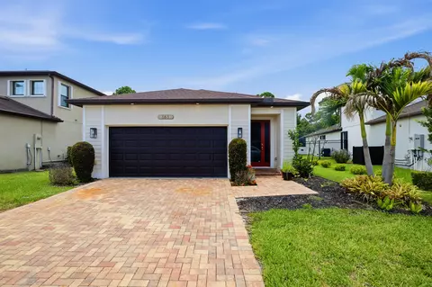 161 SE Via Visconti, Port Saint Lucie, FL 34952