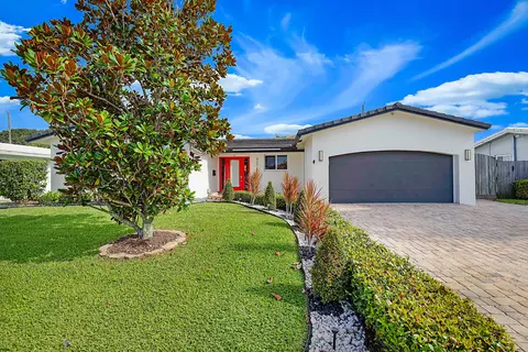 920 SE 17th St, Deerfield Beach, FL 33441