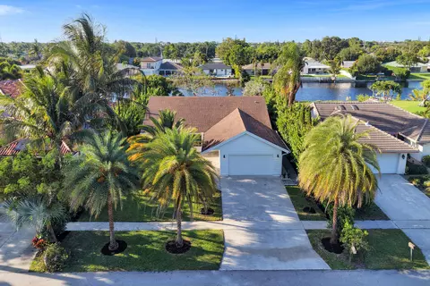 271 Oregon Ln, Boca Raton, FL 33487