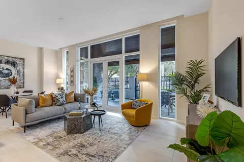 200 SE Mizner Blvd #106, Boca Raton, FL 33432