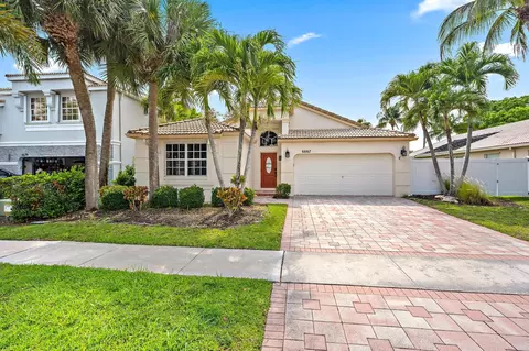 6667 Waverly Ln, Lake Worth, FL 33467