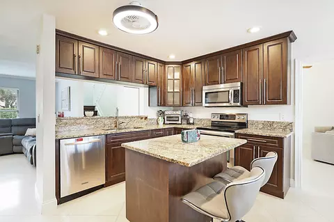 8753 SE Riverfront Ter, Jupiter, FL 33469 photo 11