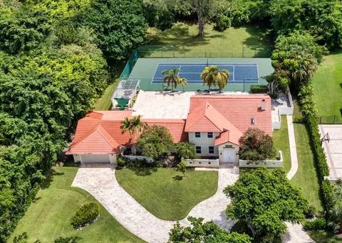 8044 Twin Lake Dr, Boca Raton, FL 33496