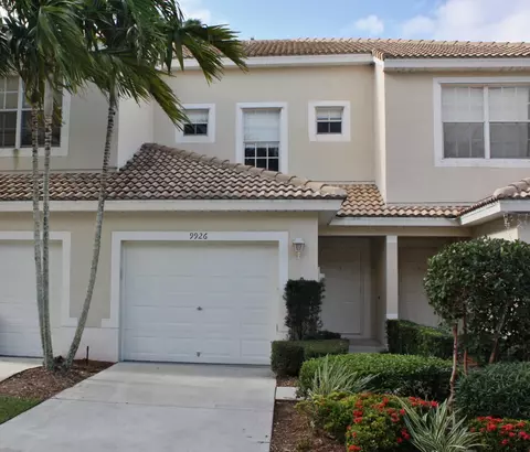 9926 Lago Dr, Boynton Beach, FL 33472