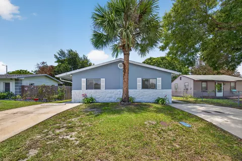 812 N 24th St, Fort Pierce, FL 34950