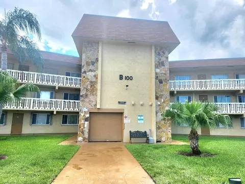 100 Village Green Cir E #B212, Palm Springs, FL 33461