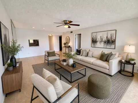 120 Lake Evelyn Dr, West Palm Beach, FL 33411