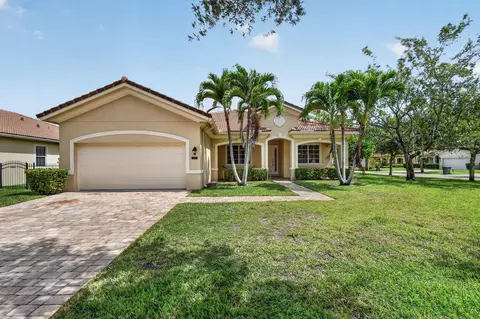 6810 Osage Cir, Greenacres, FL 33413
