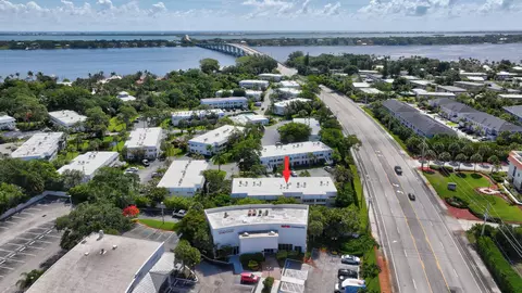 View/Area - 2929 SE Ocean Blvd #M4, Stuart, FL 34996 photo 1 of 8