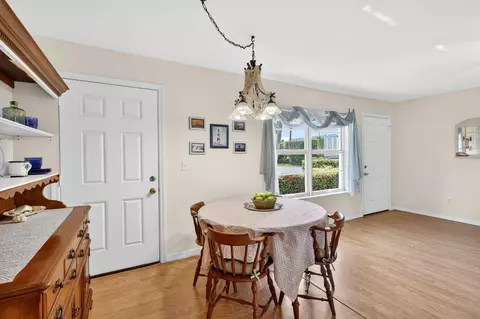 Dining - 2929 SE Ocean Blvd #M4, Stuart, FL 34996 photo 3 of 3