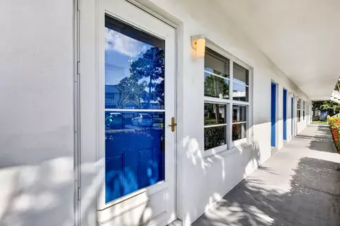 2929 SE Ocean Blvd #M4, Stuart, FL 34996