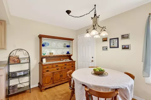 Dining - 2929 SE Ocean Blvd #M4, Stuart, FL 34996 photo 2 of 3
