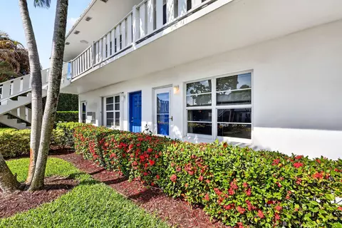 Exterior - 2929 SE Ocean Blvd #M4, Stuart, FL 34996 photo 2 of 11